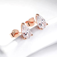 Drop of Elegance Earrings – Pear-Shaped Moissanite