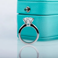 Engagement Ring – Elegant Moissanite Brilliance