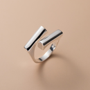 Bague simple et moderniste en argent 925