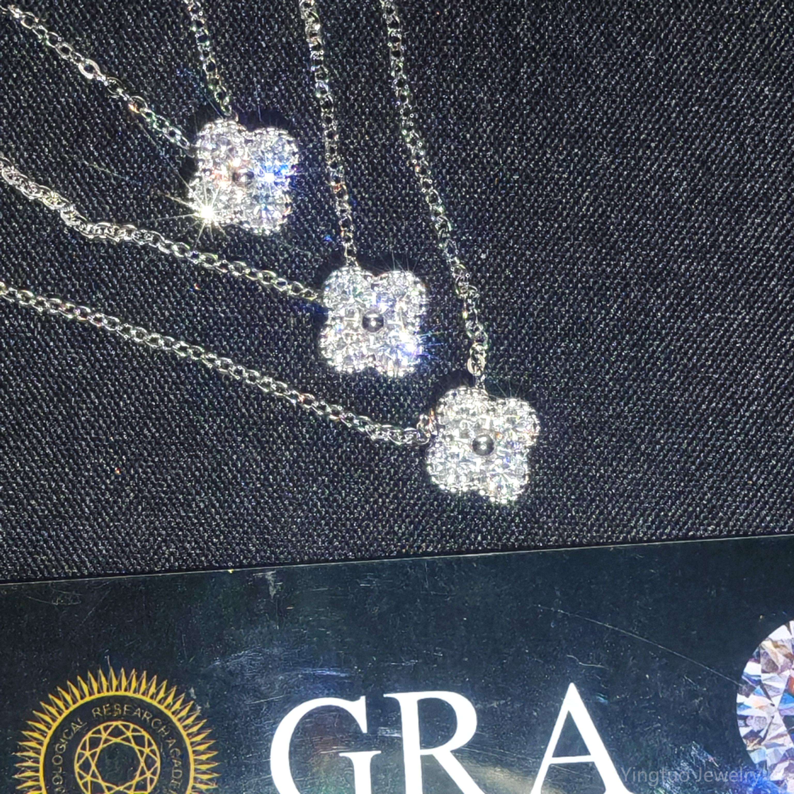 Clover Necklace – Lucky Radiance
