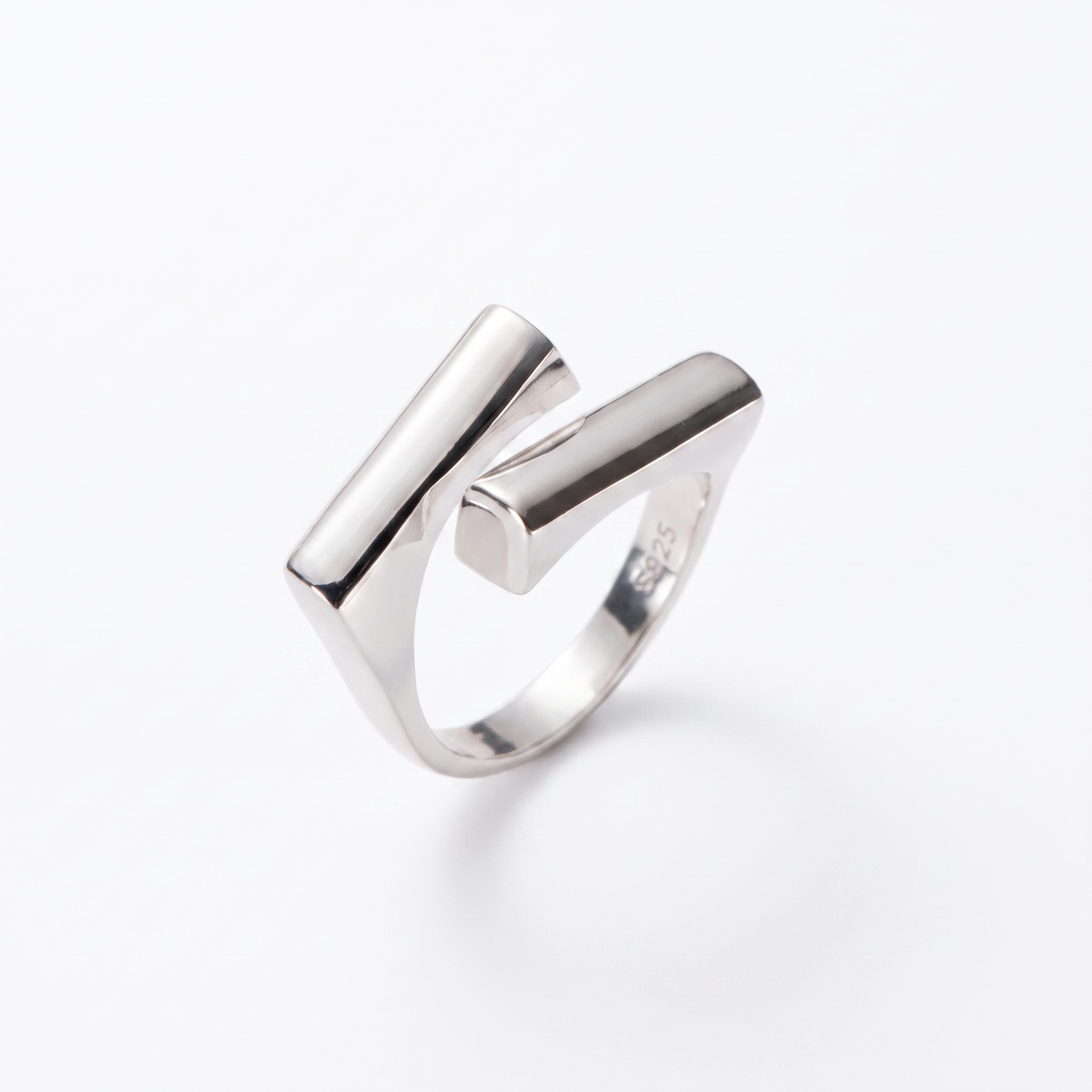 <tc>Bague Équilibre Moderne</tc>