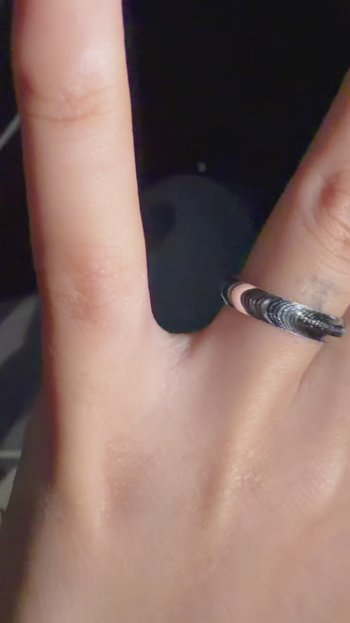 <tc>Bague Œil de Chat – Une Ondulation en Mouvement</tc>