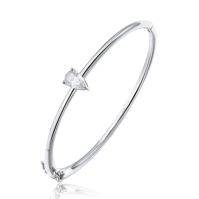 Pear-Shaped Moissanite Bracelet
